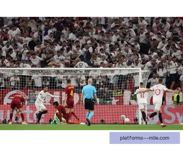 塞维利亚历史性七次夺得欧联杯的辉煌传奇回顾