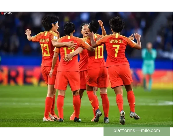 李梦雯加盟西汉姆联女足全力强化防线提升球队防守实力 李梦雯加盟西汉姆联女足全力强化防线提升球队防守实力